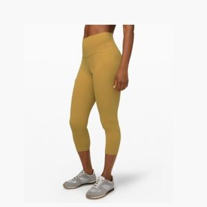 Lulu align crop 21”